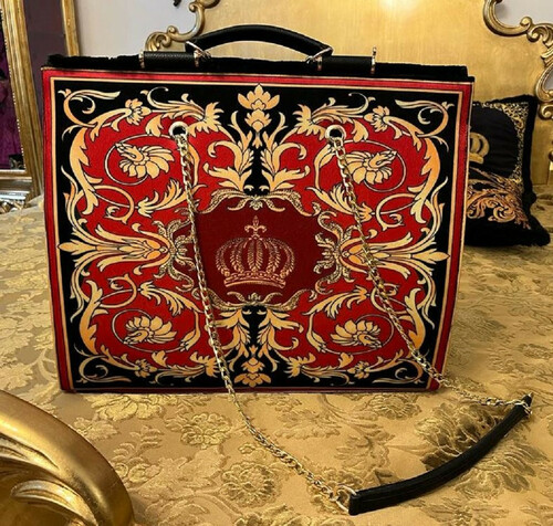 Pomp��s by Casa Padrino Luxus Damen Handtasche Krone und Glitzersteine Rot / Schwarz / Gold 43 x H. 43 cm - designed by Harald Gl��ckler