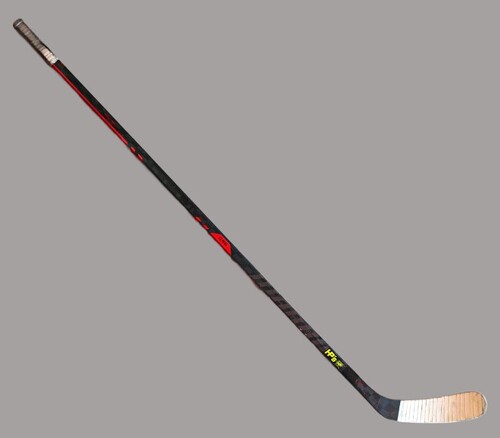 Warrior Covert QR6 Pro Grip Stick Senior 85 Flex, links, rotes Design   >