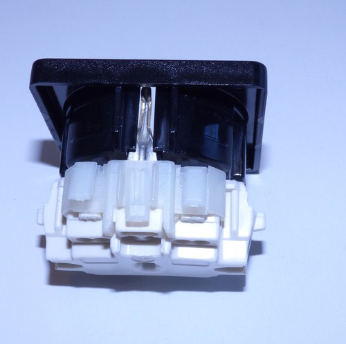 2076 Steckdose Einbau schwarz f�r Ger�te mit Einsteckschlitz und Druck Klemme