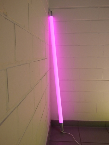 5400 LED VISION R�hre matt 63cm schwarze Kappe Pink 