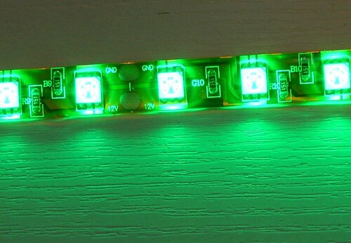 4749 LED Band wei�er Grund 5m IP20 300 LED 5050er Lichtfarbe Gr�n 