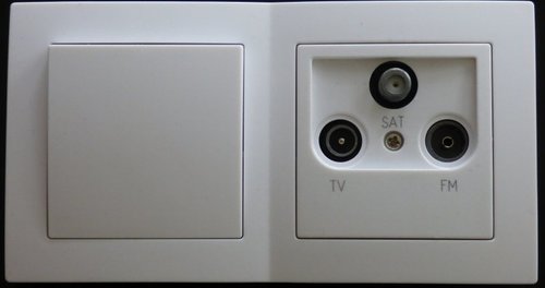 7931 Levina Kunststoff Kombi Wechselschalter +Antennendose 