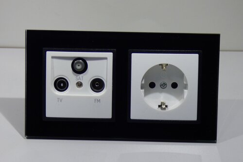 8293 Abelka Nuovo schwarz GLAS 1x Schuko 1 x Antenne