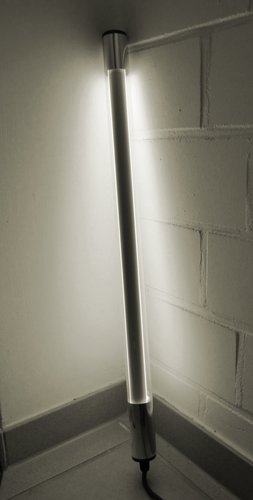 9644 LED Leuchtstab 9 Watt Neutral Wei� 63 cm Kunststoff LED R�hre IP-44 Aussen