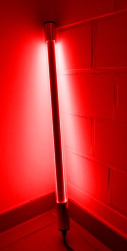 9646 LED Leuchtstab 9 Watt Rot 63 cm Kunststoff LED R�hre IP-44 Aussen