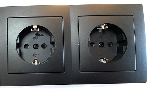 2665 Levina sw/sw 2er 2x Schutzkontaktdosen 230Volt 10Ampere schwarz