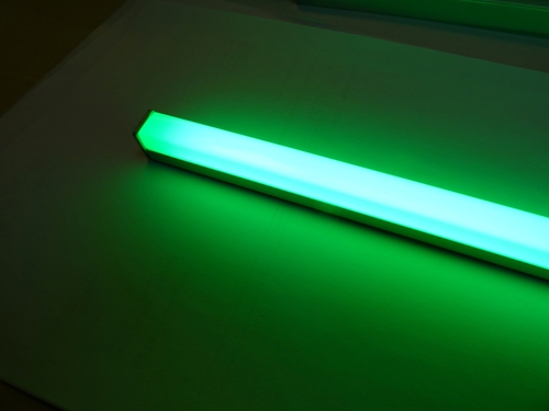 5462 LED ALU Leuchte Aufbau wei� 1x1,5m dimmbar +Netzt 12V Gr�n