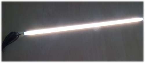 8086 LED Light Stick Quadrat 4 x 0,5m 12 Volt Netzteil Kalt Wei�