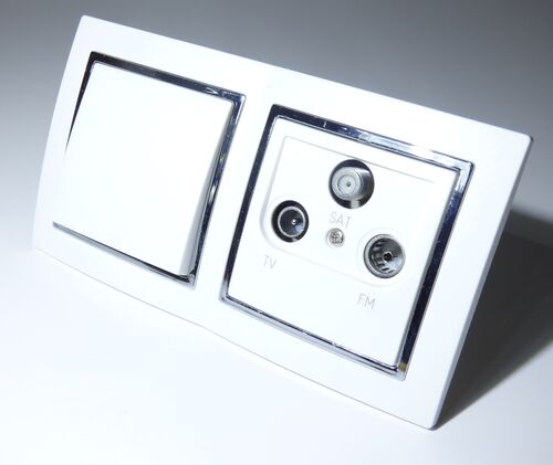 9527 Levina S 2-er 1xTaster 1x Antenne silberner Rand