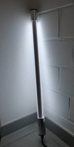 9645 LED Leuchtstab 9 Watt Kalt Wei� 63 cm LED R�hre IP-44 Au�en
