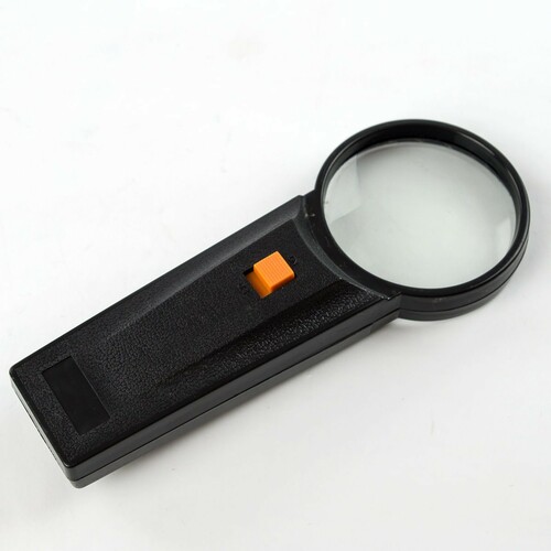 Leselupe Lesehilfe Handlupe Leuchtlupe Lupe mit Licht