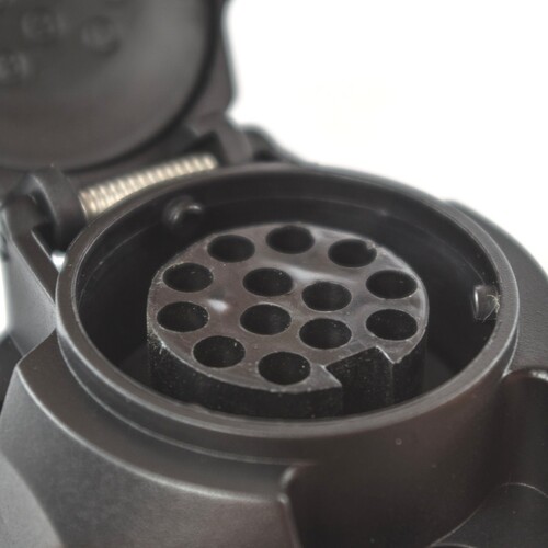 Anh�ngersteckdose 13 polig Kunststoff mit Nebelschlu�leuchte autom. Abschaltung