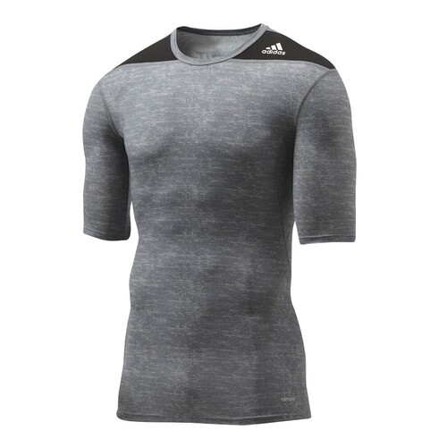 adidas TechFit Kompressionsshirt f�r Herren Kurzarm  