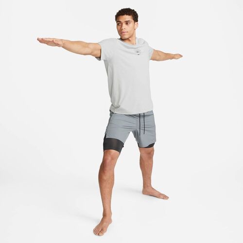 Nike Unlimited Vielseitige Dri-FIT 2-in-1-Shorts (ca. 18 cm) f�r Herren