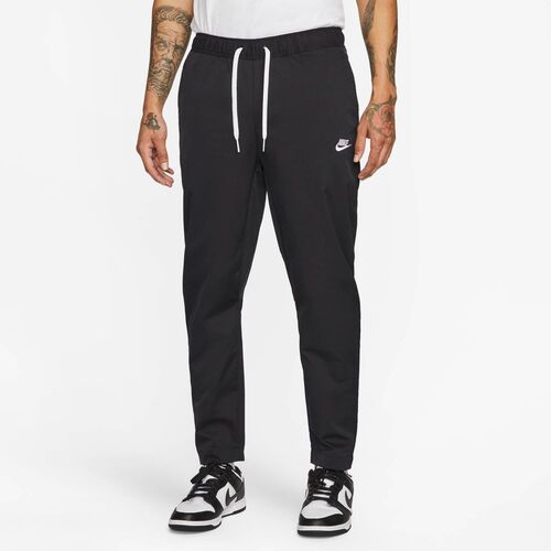Nike Club Schmal zulaufende Herrenhose aus Webmaterial