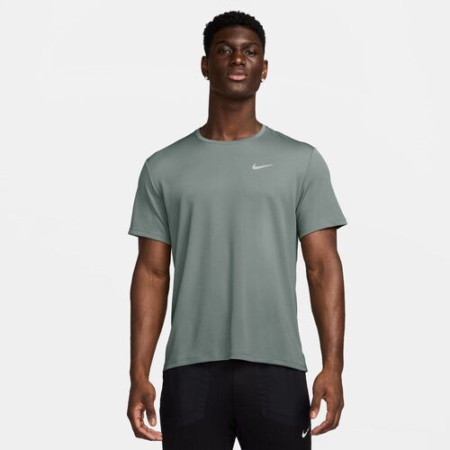 Nike M Nk Df Uv Miler Ss - clay green/reflective silv