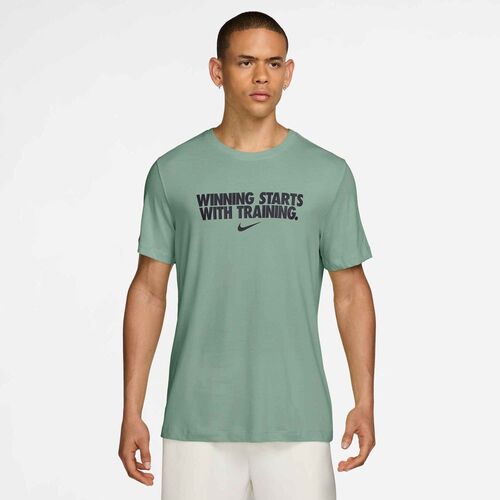 Nike M Nk Df Tee Winning (Consumer Facin - steam/dk smoke grey