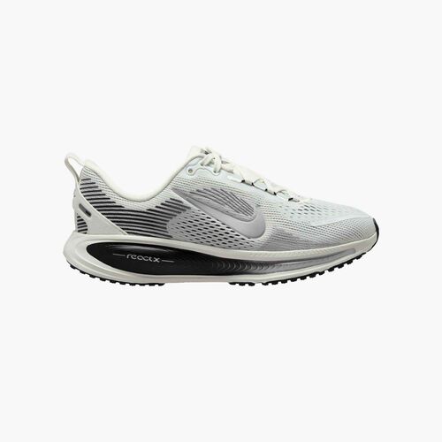 Nike Nike Vomero 18 Big Kids Road Runni - summit white/metallic silver-black