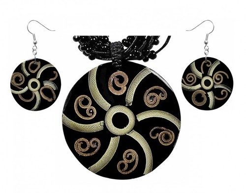 Set aus Hals-Kette und Ohrringen mit Bambus