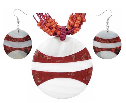 Set aus Hals-Kette und Ohrringen mit Muschel