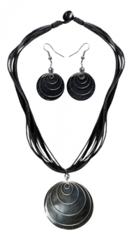 Set aus Hals-Kette und Ohrringen mit Muschel-Anh�nger in vielen verschiedenen Farben 