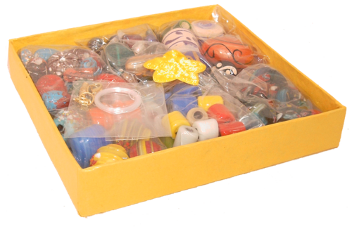 Ketten-Bastel-Set aus Indien mit Glasperlen, Holzperlen und Nylonschnur