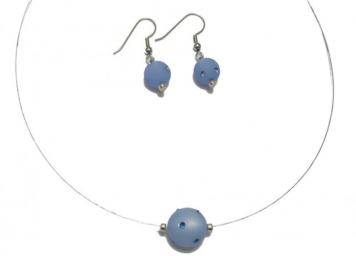 Halskette mit hellblauer Polarisperle mit Swarovski mit passenden Ohrringen