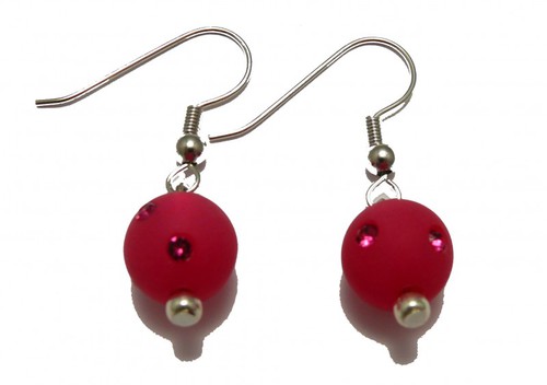 Ohrringe mit pinkfarbenen Polarisperlen mit Swarovski-Steinen