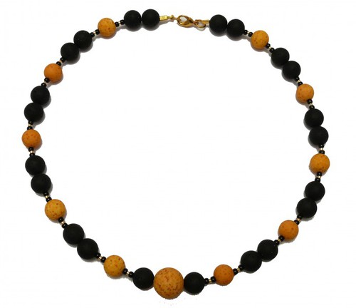 Halskette mit rauen Polarisperlen und Lavaperlen