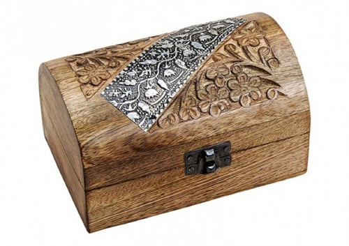 1 Schatulle aus Mangoholz, handgeschnitzt, 15 x 8 x 10 cm