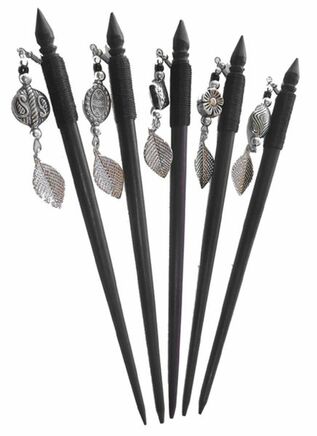 1 x Haarnadel aus Holz mit Ornamenten aus Metall