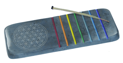 R�ucherhalter aus Speckstein in den Chakra Farben mit der Blume des Lebens