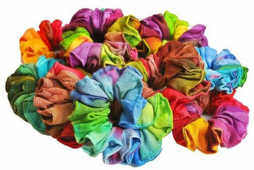 Haargummi aus Batik-Stoff