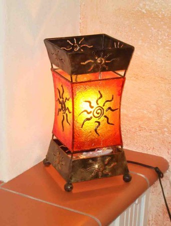 Deko-Leuchte XENIA, Tischlampe aus Metall und Resin, Stimmungsleuchte