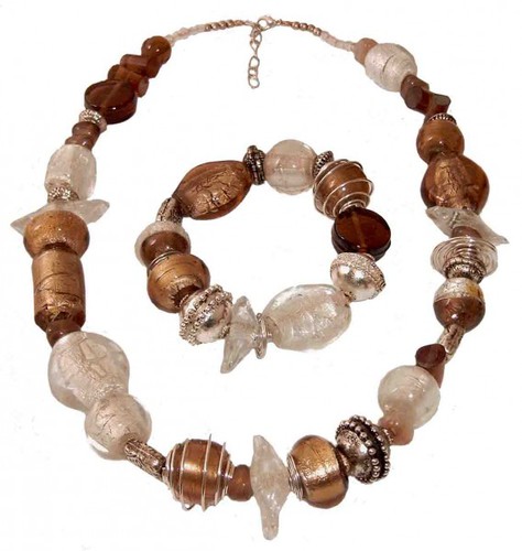 Halskette aus echten Glasperlen blackish white, Halsband