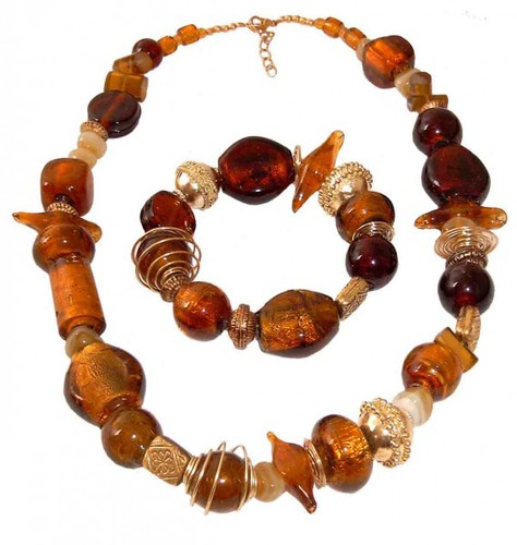 Halskette aus echten Glasperlen bernsteinfarbig, Halsband