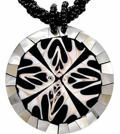 Hals-Kette mit Muschel-Anh�nger Halsschmuck