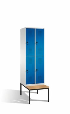 Spind | Doppelstock mit Sitzbank, 2 Abteile, 4 F�cher, Abteilbreite 300 mm