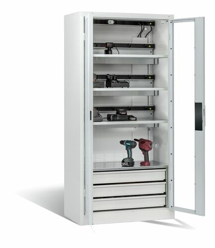 C+P Akku-Ladeschrank Comfort f�r 15 E-Werkzeuge H/B/T 1950x930x500 mm Lichtgrau