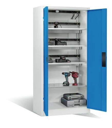 C+P Akku-Ladeschrank Comfort f�r 15 E-Werkzeuge H/B/T 1950x930x500 mm Lichtgrau/Lichtblau