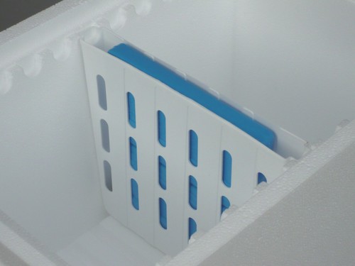 Halter f�r 2 K�hlelemente, Transportbeh�lter A300 Ship