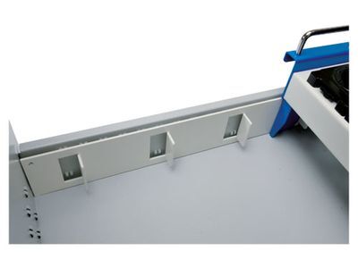 Einh�ngeschiene f�r CNC-Werkzeugaufnahmetr�ger f�r Schubladen