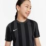 Nike Dri-FIT Division 4 Kurzarm-Fu�balltrikot mit Streifen f�r �ltere Kinder