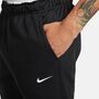 Nike Therma Schmal zulaufende Therma-FIT Fitnesshose f�r Herren