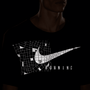 Nike Herren T-Shirt M Nk Df Uv Miler Rundvn Ss Gfx