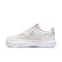 Nike W Nike Court Vision Alta Sneaker