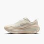 Nike W Nike Vomero Plus Ess - summit white/chalk-phantom-pure pla