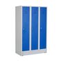 Spind auf Sockel, 3 Abteile, Abteilbreite 400 mm, BTH 1200x500x1800 mm