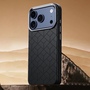 Backcover Schutz f�r Apple iPhone 17 Pro Gepr�gt Gittermuster Schwarz