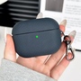 Full Cover f�r Apple AirPods Pro 3 Kunstleder 360 Karabiner Kunstleder